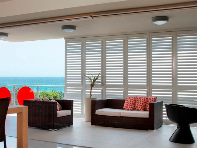 Plantation shutters sale 02